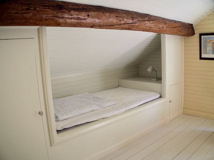 Спиење на горниот кат