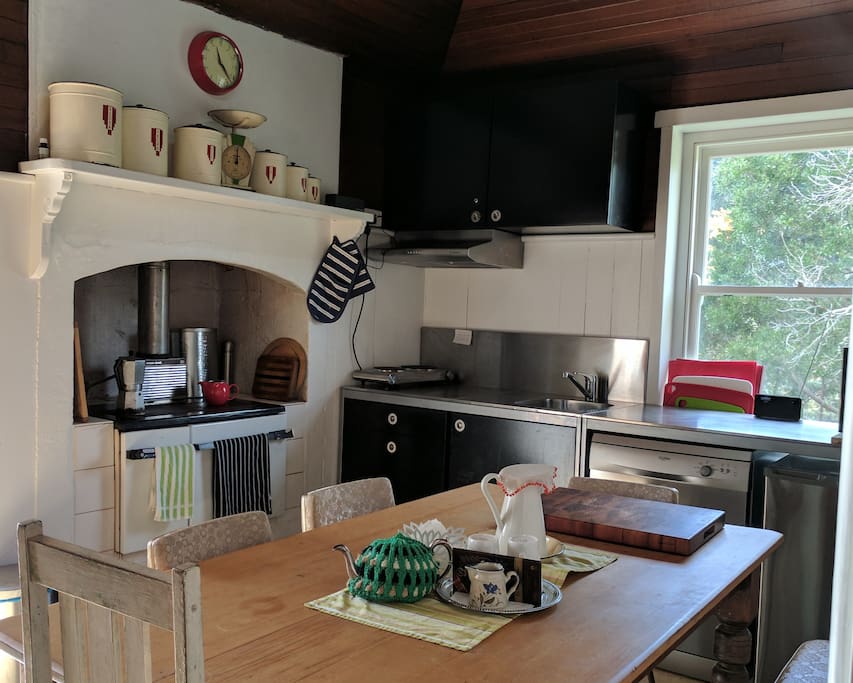 Fully appointed retro kitchen