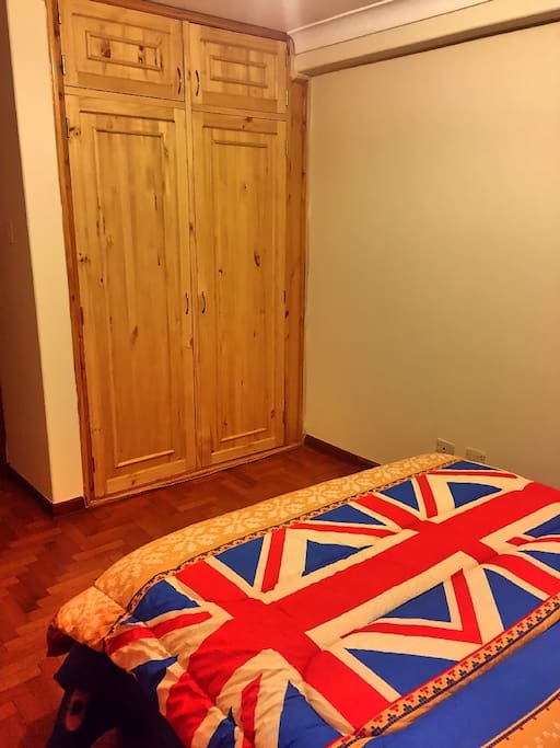 Private room with bed for two. Viscoelastic pillows, very comfy!