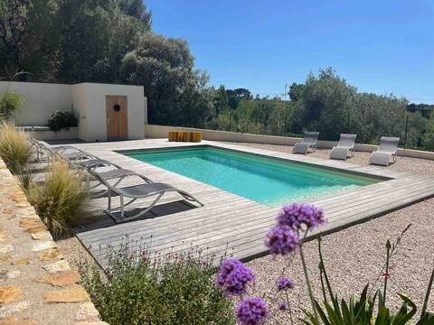 Nice air-conditioned house with heated pool