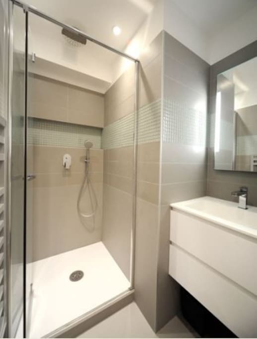 There are 2 bathrooms. One with a shower and one with a bath.