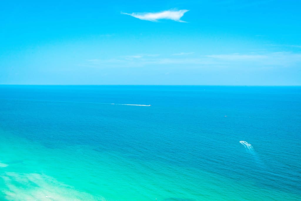 Waking up to this beautiful ocean view...