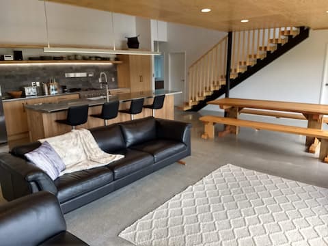 Big family home in Ohakune with spa mountain view