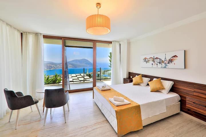 Moja ya vyumba viwili vya kulala