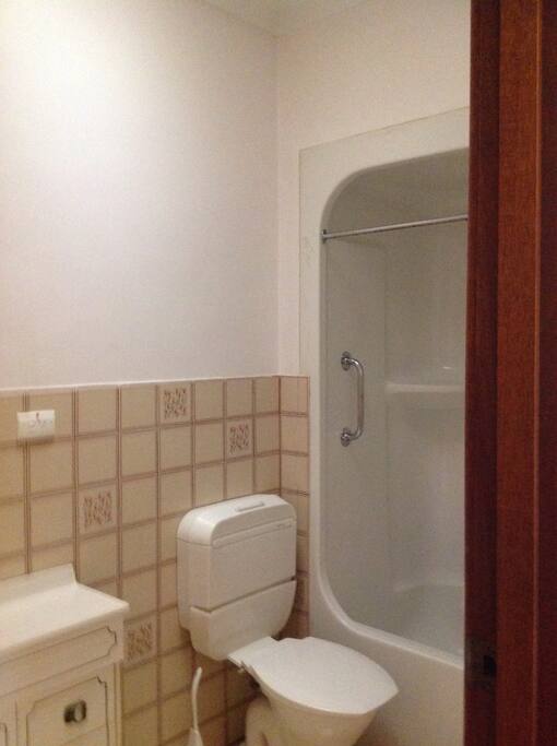 Ensuite bathroom, leads of bedroom