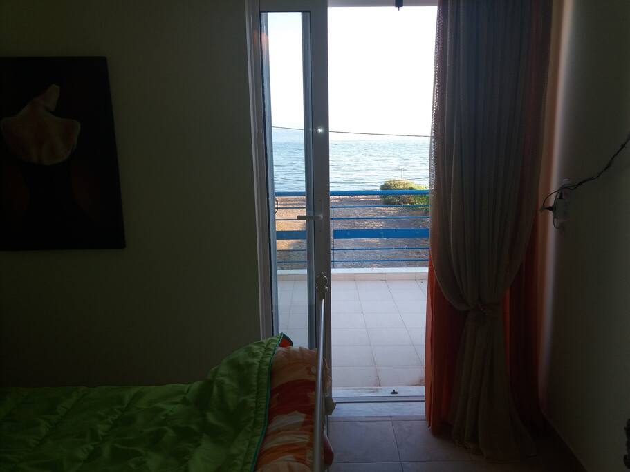 Υπνοδωμάτιο 1 με θέα στη θάλασσα
