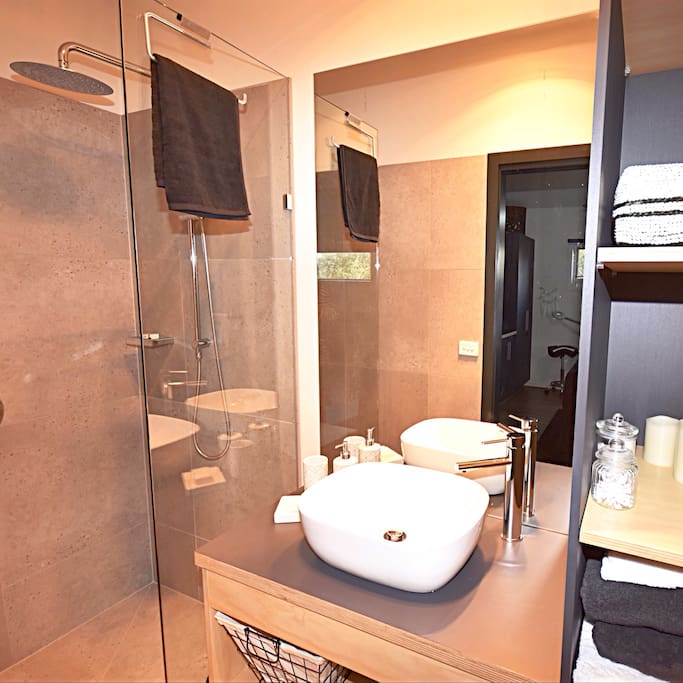 Ensuite