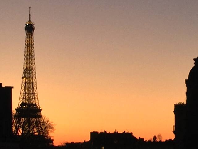 CENTER PARIS VIEW EIFFEL Tower Typical under roof