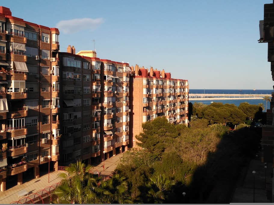 vista urbanización y mar