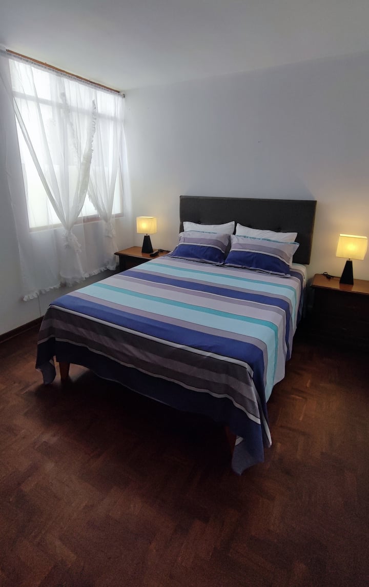 全新主卧，配备标准双人床