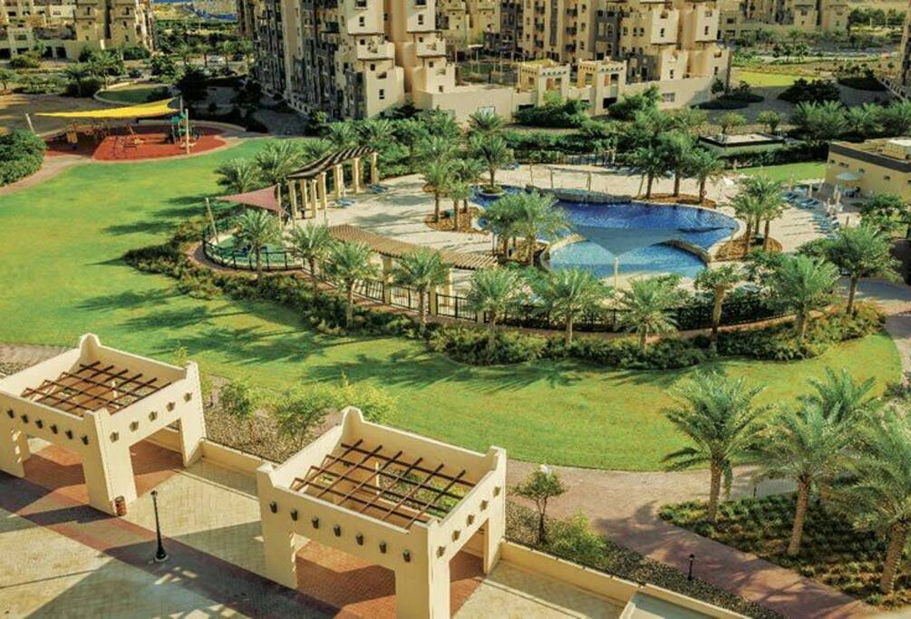 3x Community Pools. My Apartment is a 2 minute walk to the pool.