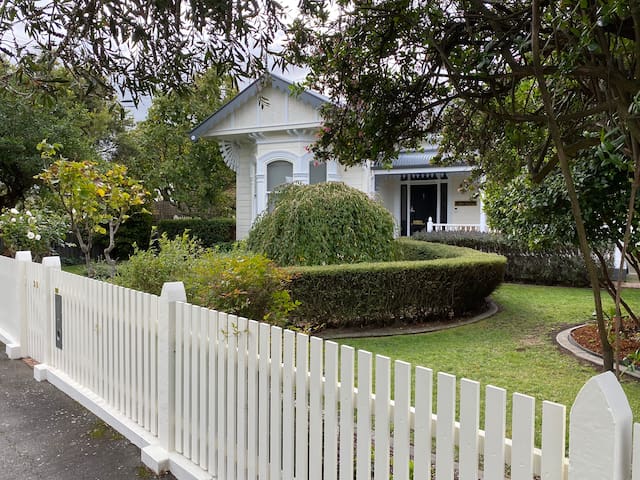 Albion Gardens – Mins to City – Free EV charging