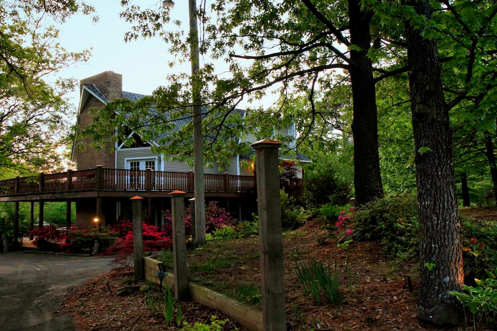 Front view of the home.