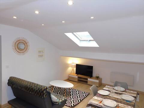 Air-conditioned apartment 600m from the spa center