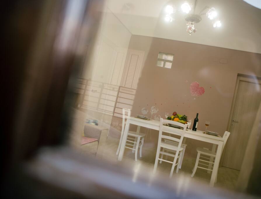 dall'esterno all'interno zona soggiorno