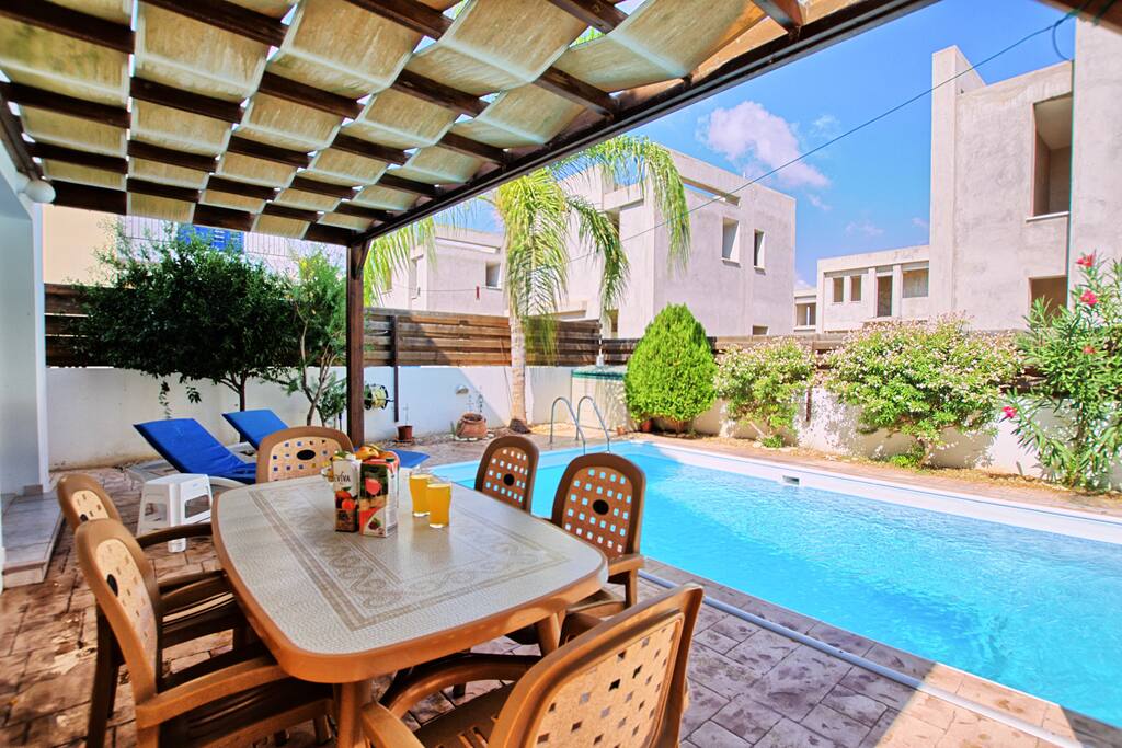 Outdoor Sitting Area