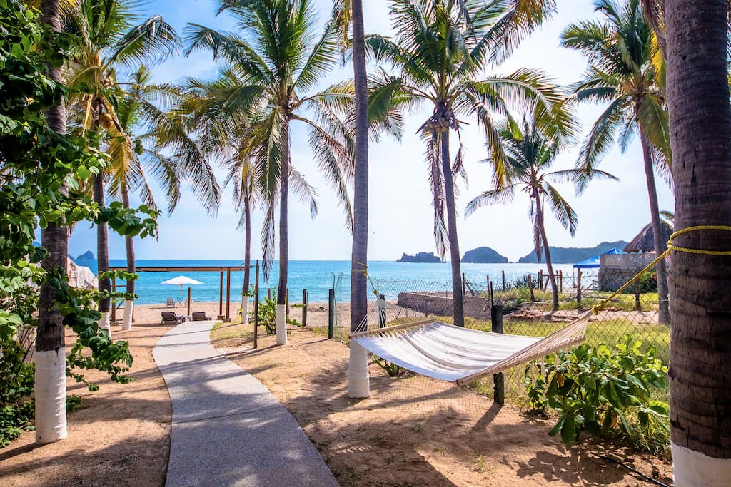 ★MELAQUE´S BEST KEPT SECRET BEACH FRONT CABIN★ Cabins for Rent in San