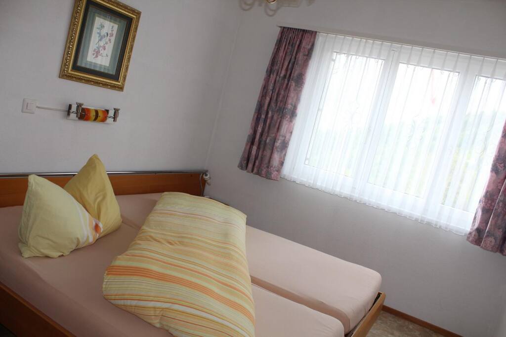 Schlafzimmer, 2 Betten