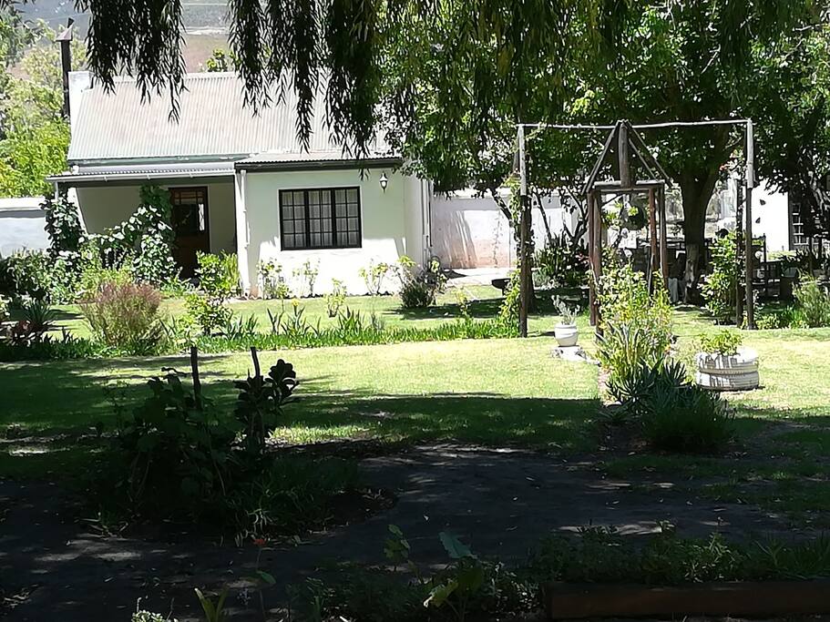 Cottage plus garden setting