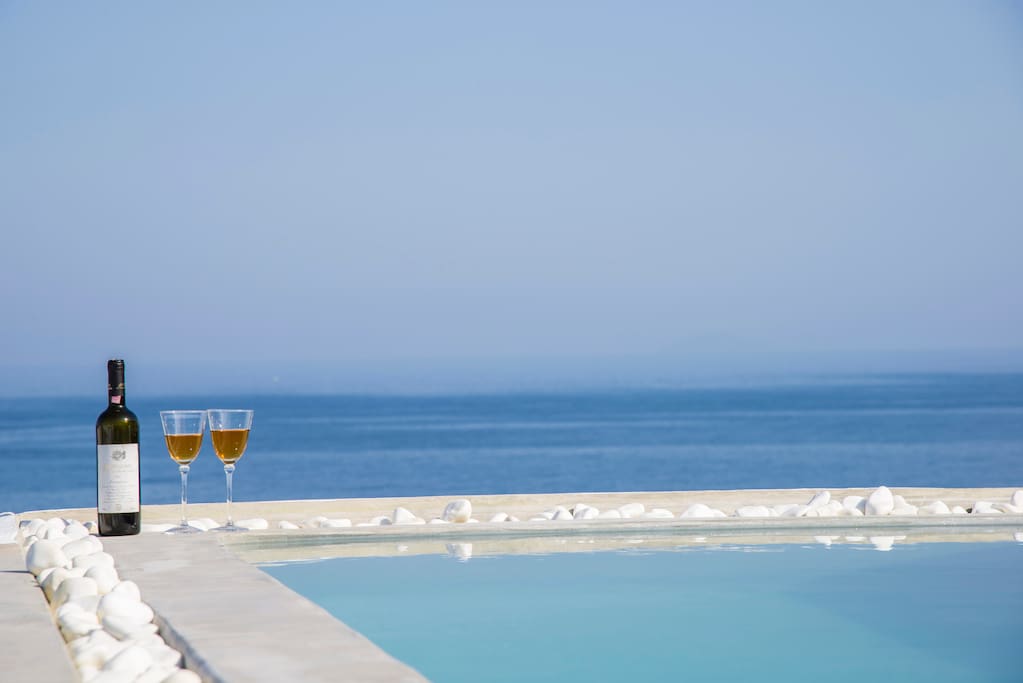 Jacuzzi at the roof with view to the Aegean Sea!!!