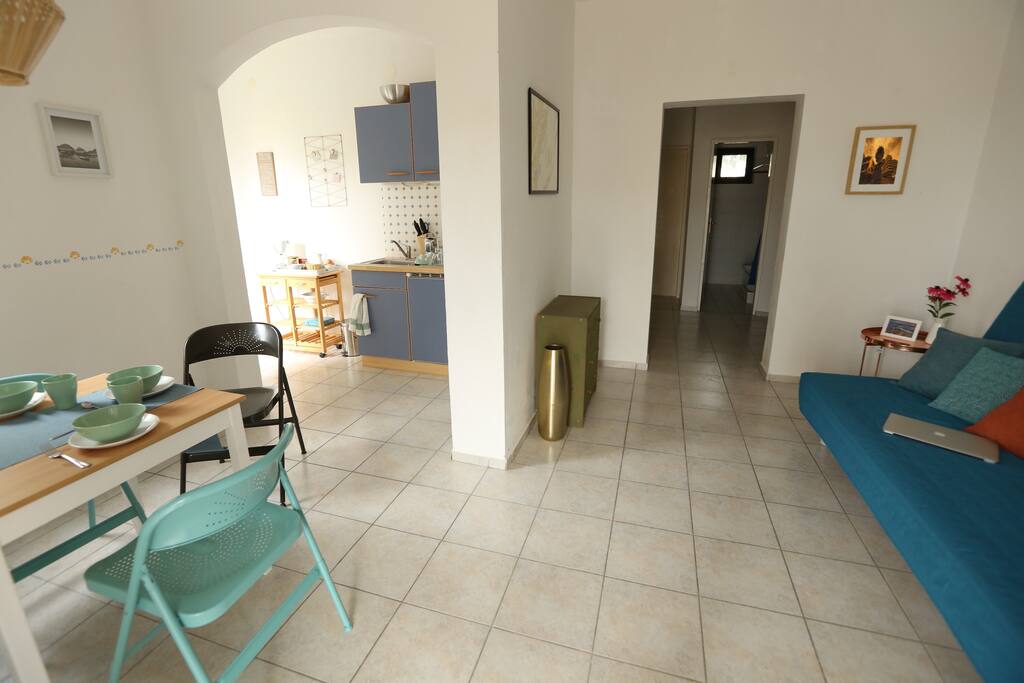 living room / kitchen