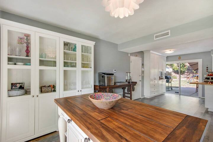 Beautiful Home 4BR 3BATH with LARGE backyard gallery image 5