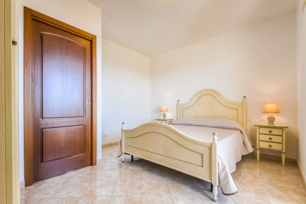 Camera con letto matrimoniale