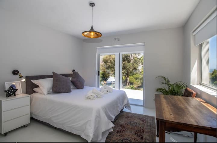 Spálňa s výhľadom na more 2