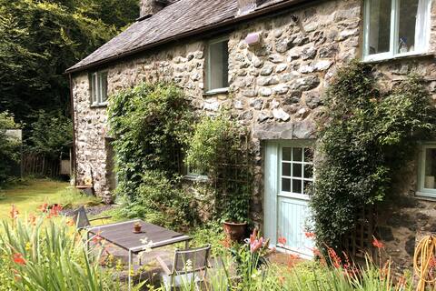 Riverside cottage in Southern Snowdonia