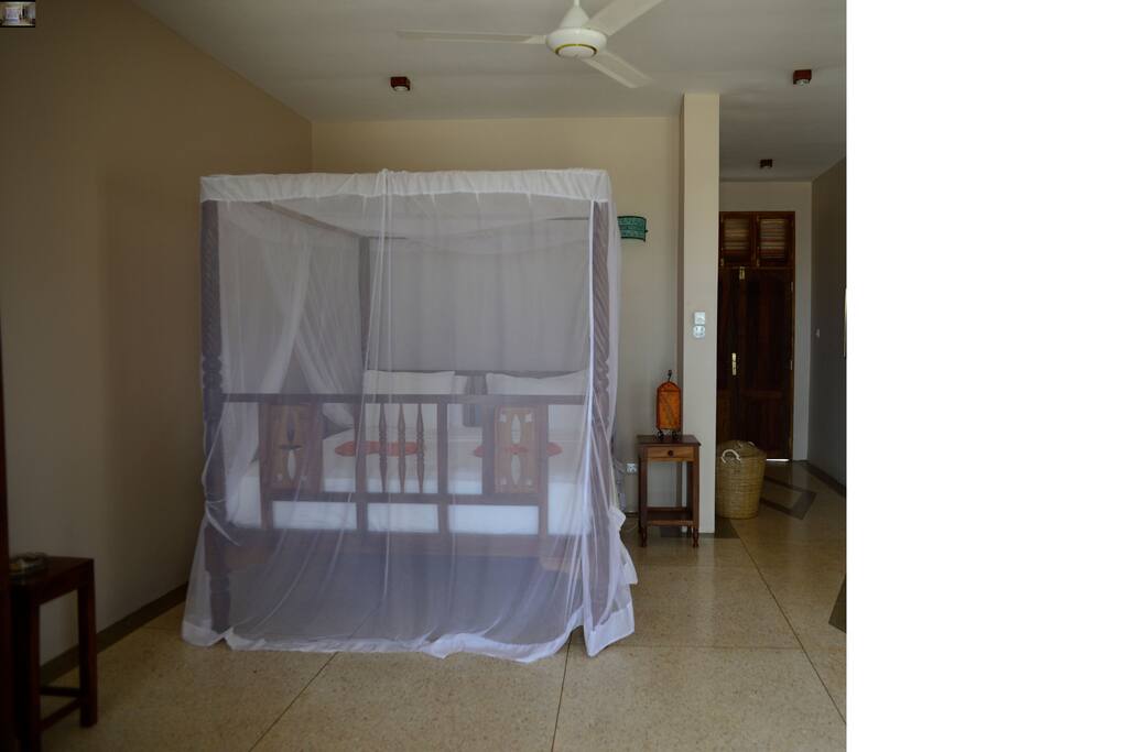 Bedroom with Large Zanzibar bed
