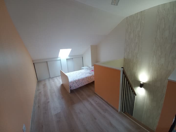 غرفة النوم الطابق الثاني 