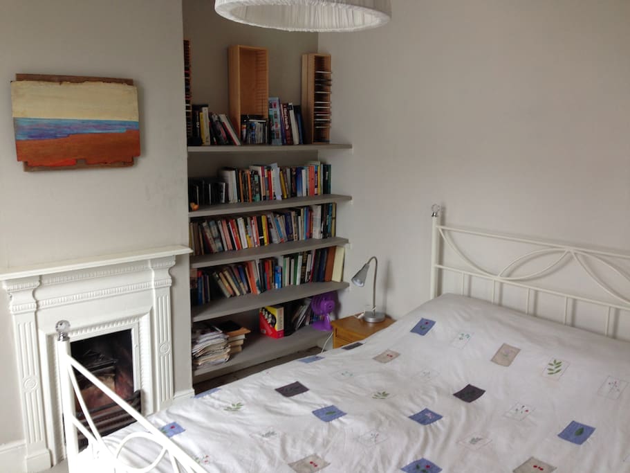 Front double bedroom with king size bed