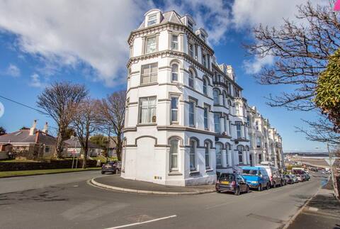 Ascog Hall Apartment, Ramsey, Isle of Man TT