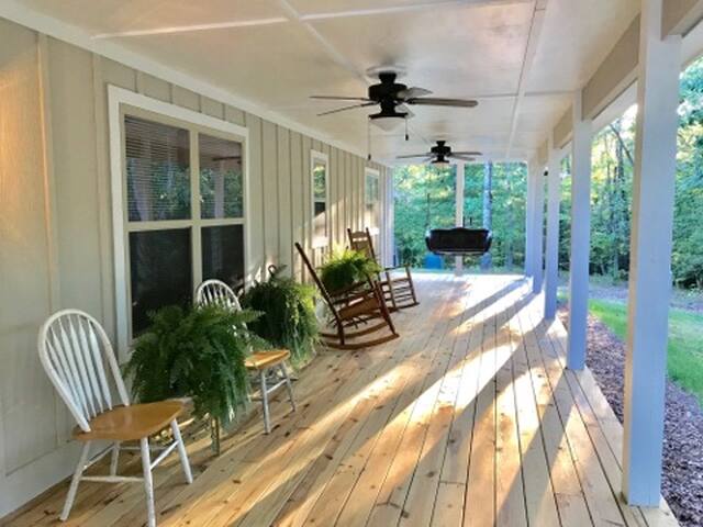 A Perfect Retreat With Hot Tub Close To Helen Cabins For Rent