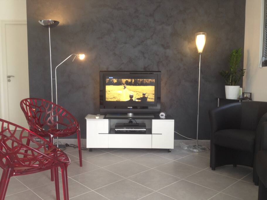 Coin salon avec écran plat, lecteur blu-ray & dvd. Accès Internet gratuit