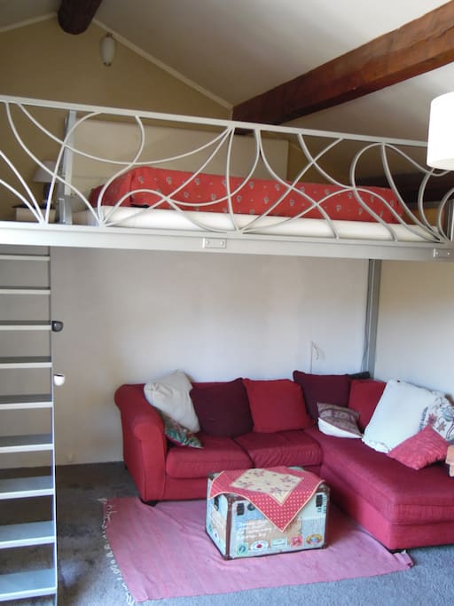 salon + mezzanine