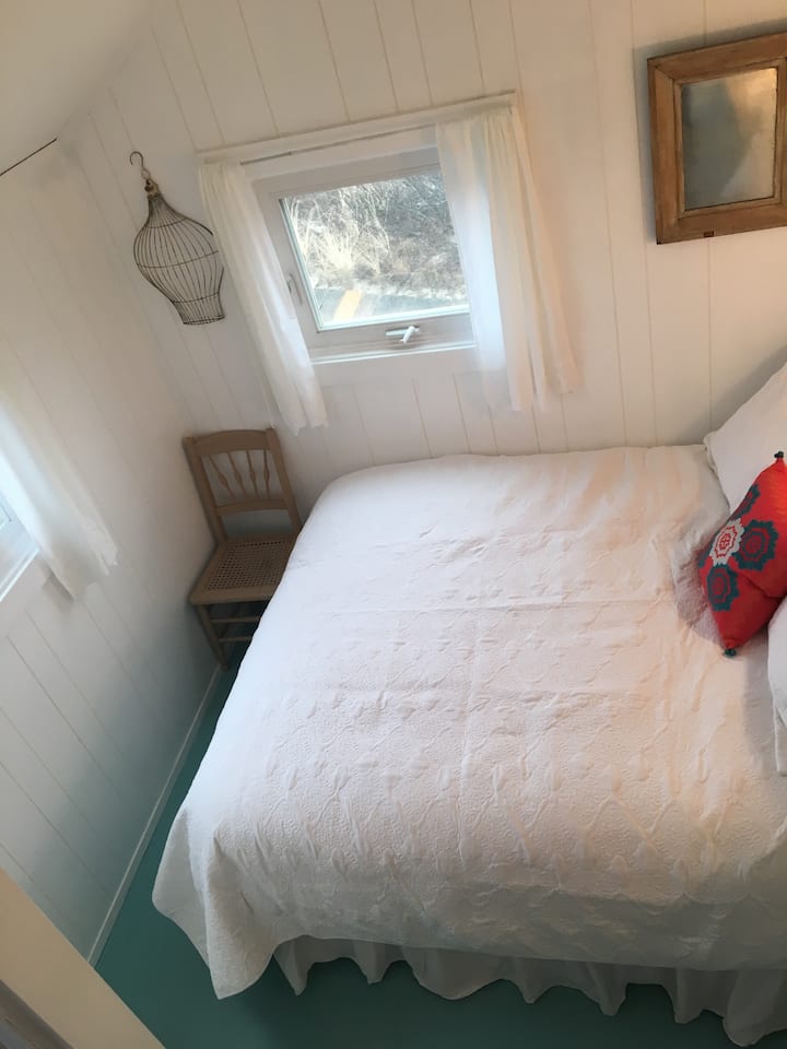 Spavaća soba #3 - Bračni krevet (160x200) i POGLED NA OCEAN!  