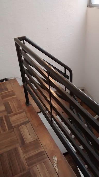 Pasillo de segundo piso.