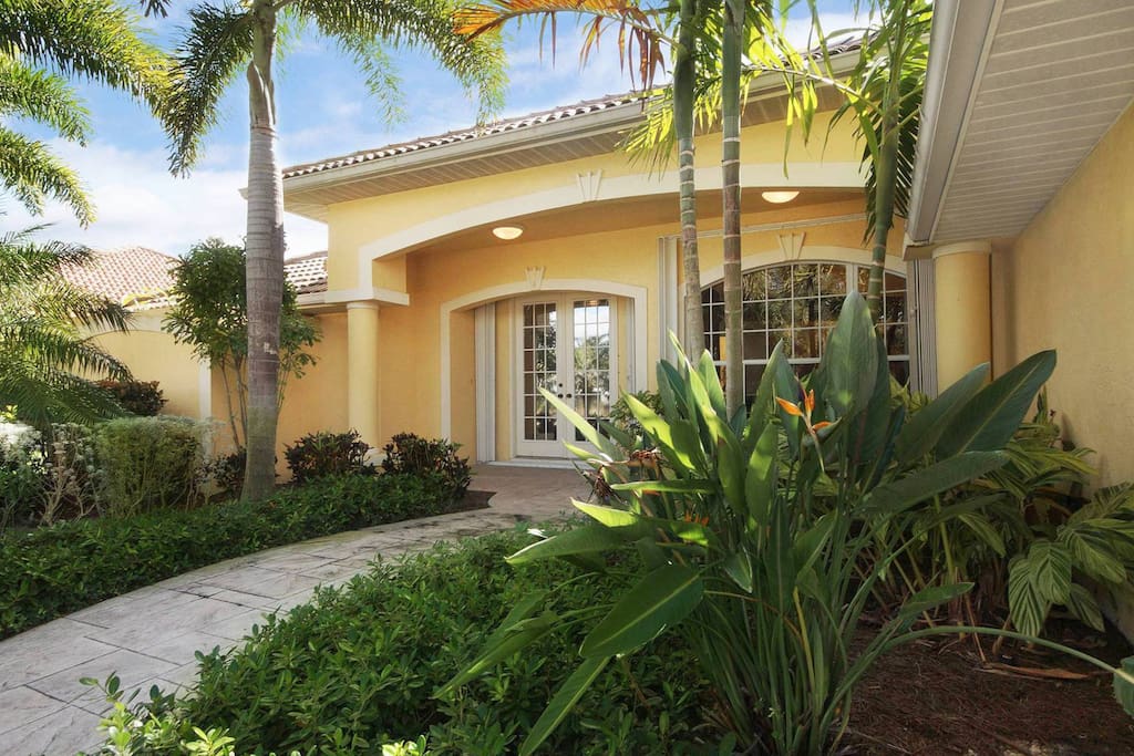 Top 100 Airbnb Rentals 2017 in Cape Coral, Florida