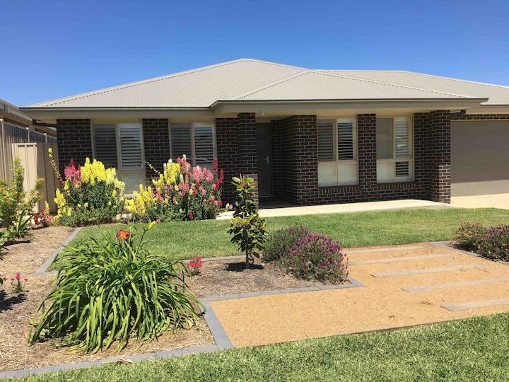 Wagga Wagga Holiday Rentals & Homes New South Wales, Australia Airbnb
