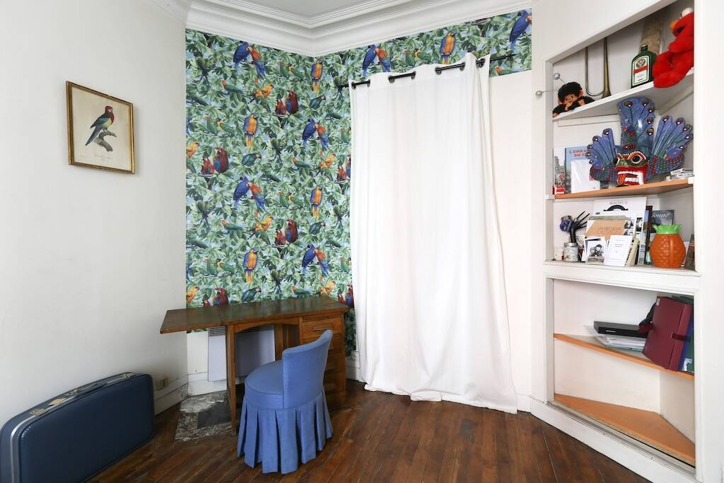 Room 1, other side