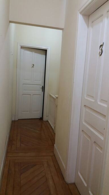 Quarto 2 e 3- Na parte superior da casa.