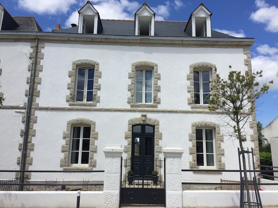 Maison de 1912 totalement rénové en 2016. Le charme d'antan avec le confort d'aujourd'hui a 100 mètres de la plage