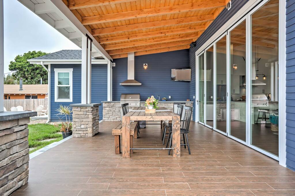 Spend countless hours sipping your favorite cocktails and enjoying freshly grilled food underneath the spacious covered patio.