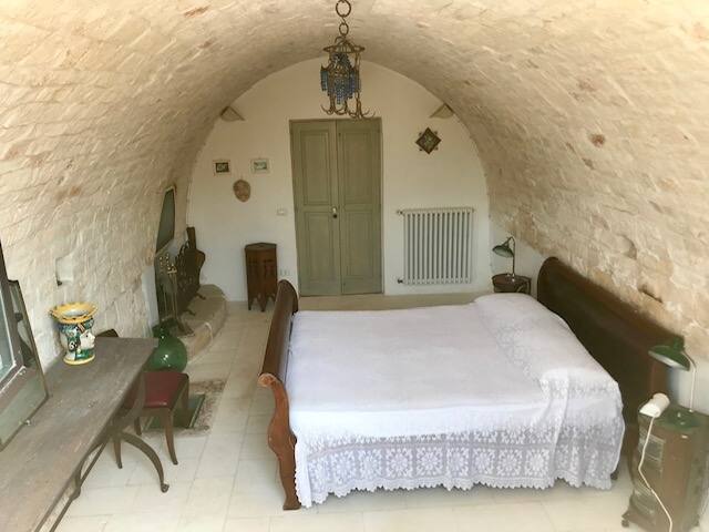 Trullo delle Lavande con piscina a Ostuni gallery image 5