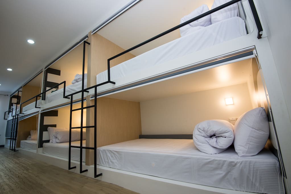 8 bed in dormitory room
