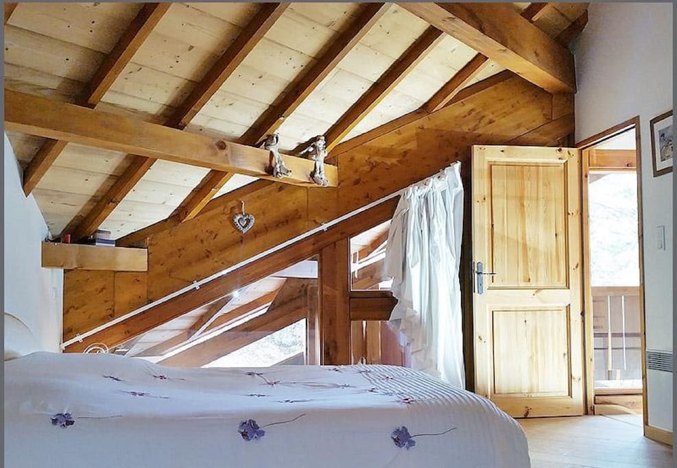 Niveau 2 - Chambre n°1 avec 1 lit 160x200.