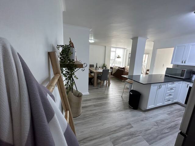 Apartment in Bloubergstrand gallery image 5