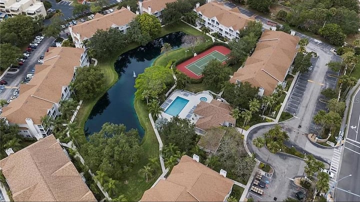 Sleeps 4-close To Downtown, Beaches & Airport - Florida