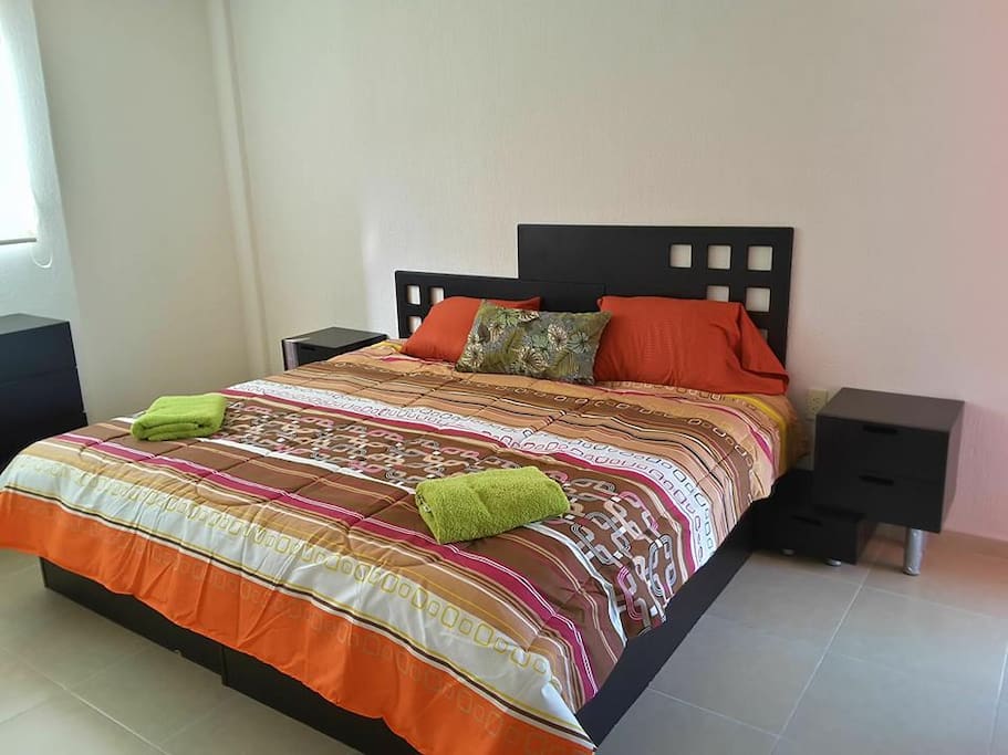 Recámara principal / Main bedroom